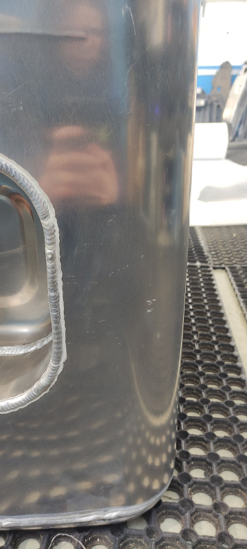 Алюминиевый топливный бак 750 л. со ступенкой (№ 741075)